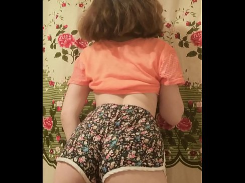 ❤️ سیکسی ځوان ماشوم په کیمره کې خپل شارټونه لرې کوي ❌